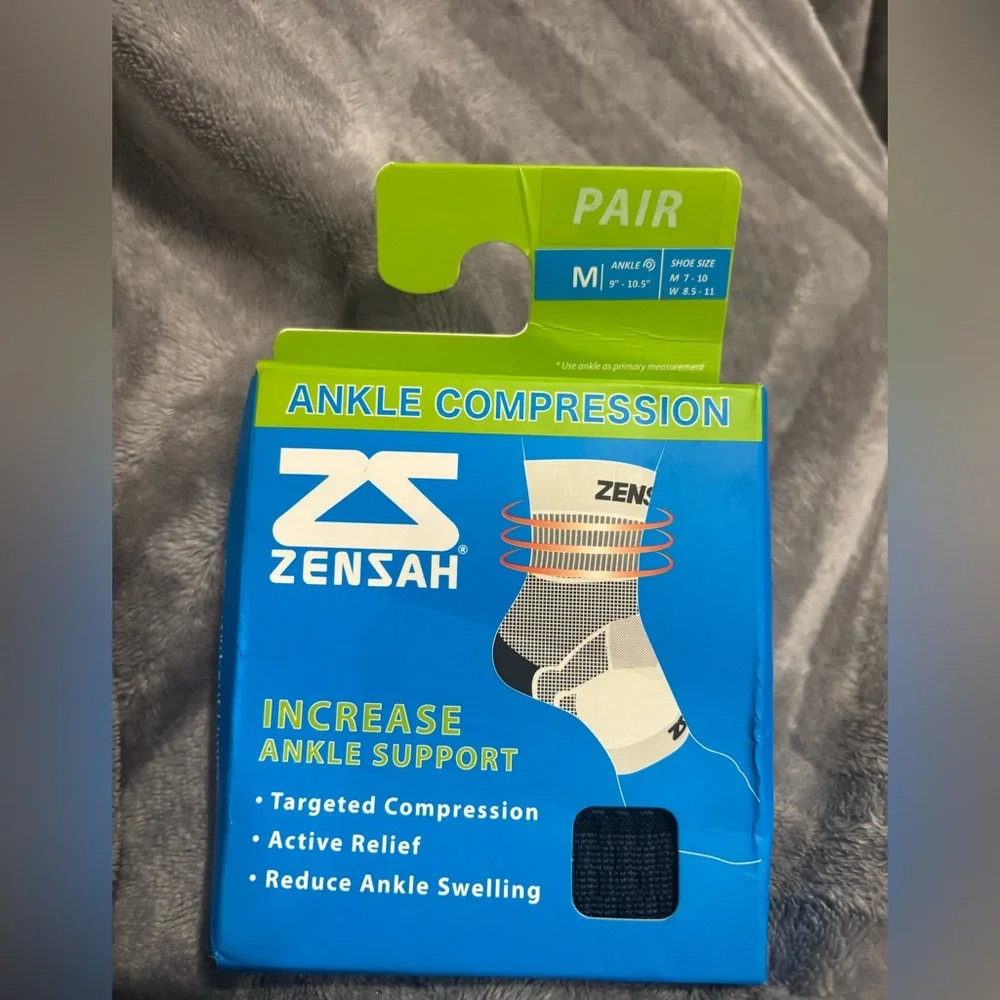 Ankle Support‎ - Compression Ankle Brace - Running, Soccer, Sports - medium